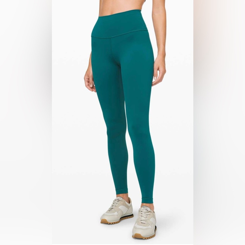 Lululemon Wunder Under High-Rise Tight - 28". Nulux material Size 10